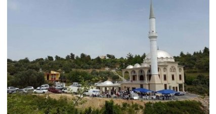 350 kişilik Taşkesiği Gazi Hüseyin Yüksel Camii ib
